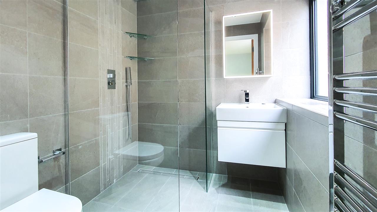 2 bed flat to rent in Manor Gardens  - Property Image 7