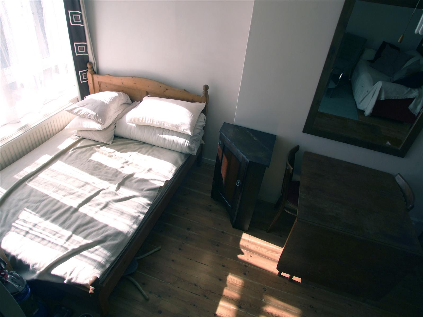 Studio flat to rent in Tufnell Park Road  - Property Image 5