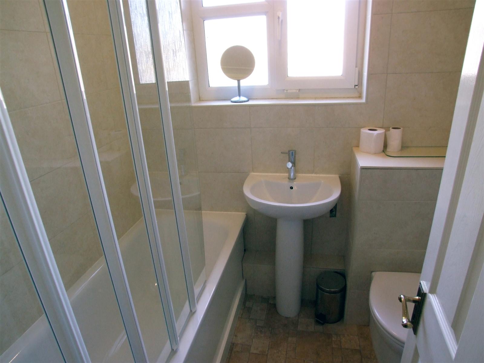 Studio flat to rent in Tufnell Park Road 6