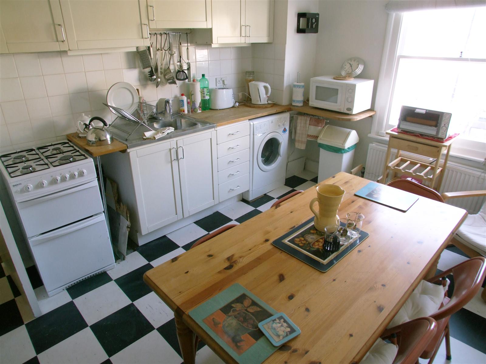 1 bed flat to rent in Montpelier Grove 1