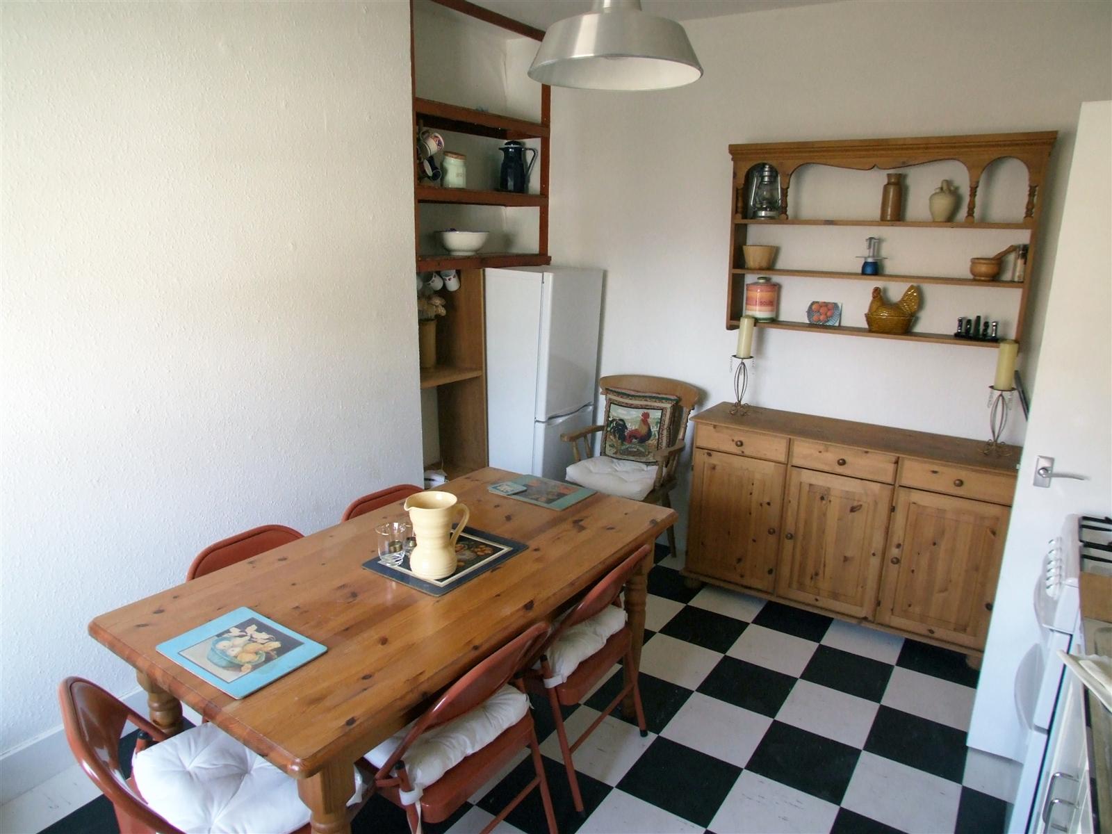 1 bed flat to rent in Montpelier Grove 3