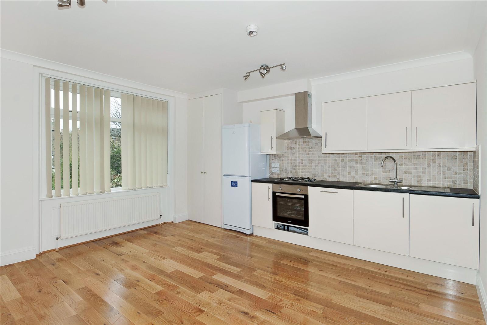 3 bed flat to rent in Anson Road  - Property Image 1