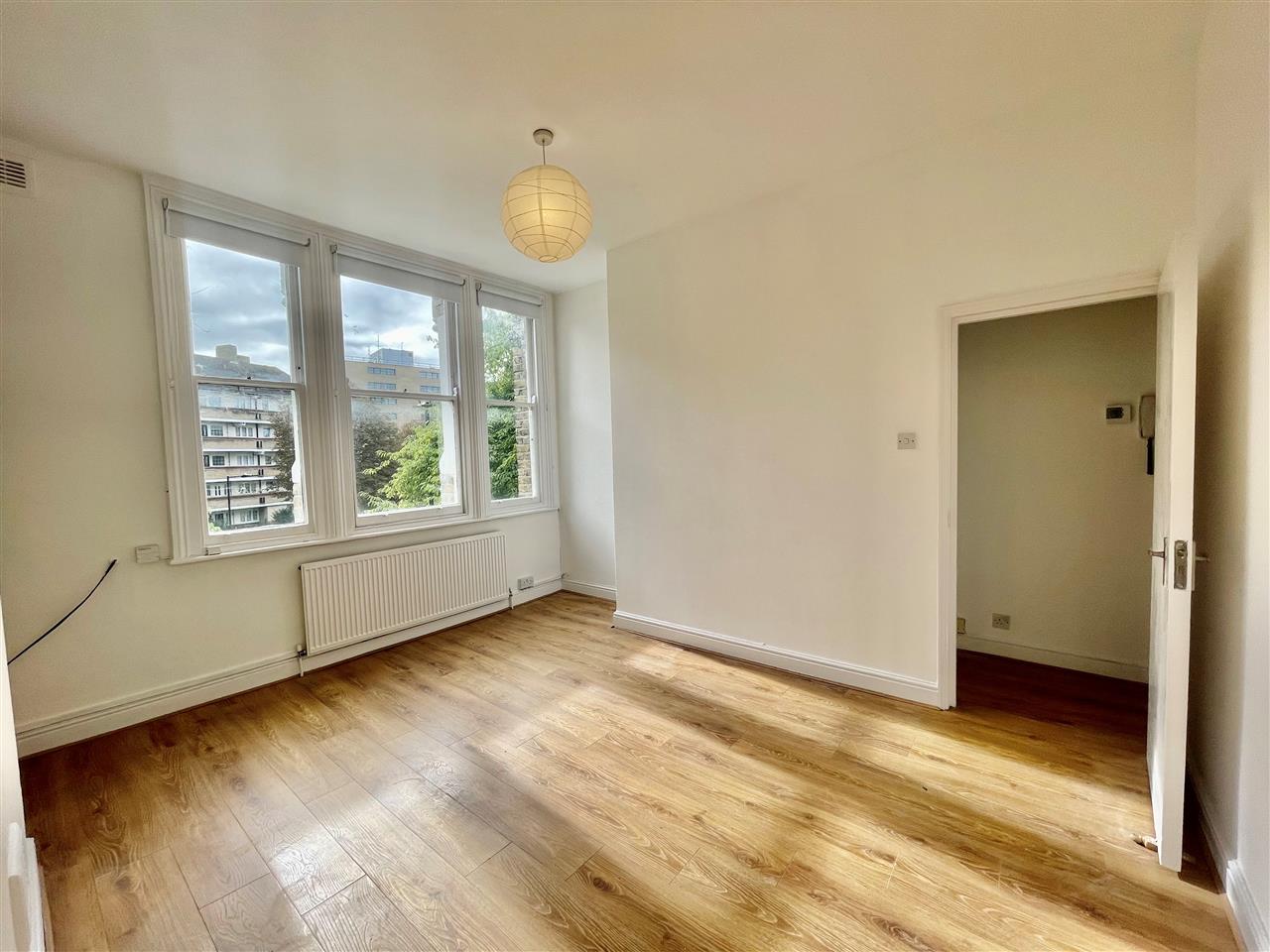 1 bed flat to rent in Tufnell Park Road 2