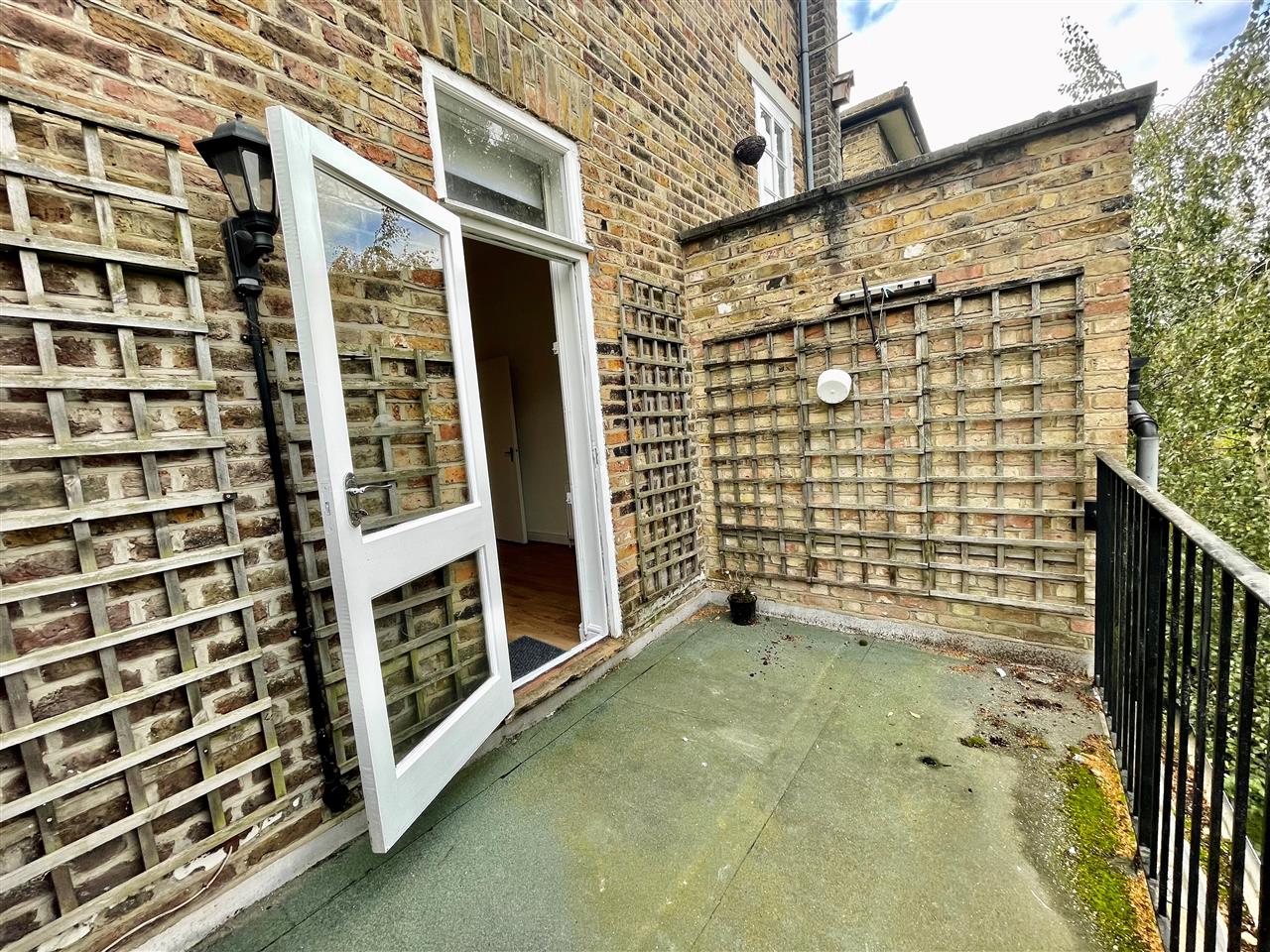 1 bed flat to rent in Tufnell Park Road  - Property Image 10