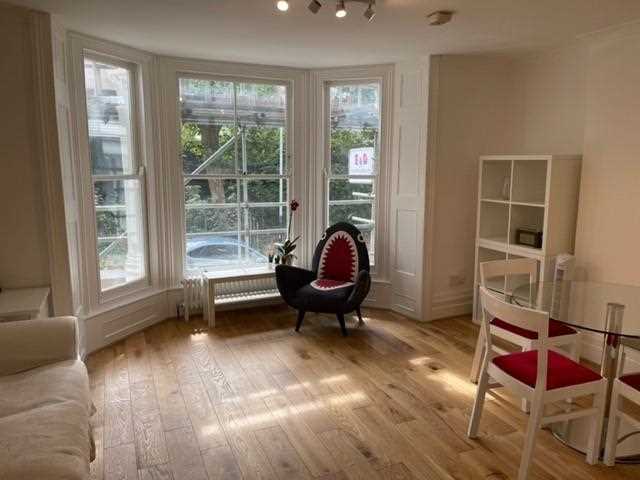 2 bed flat to rent in Churchill Road  - Property Image 2