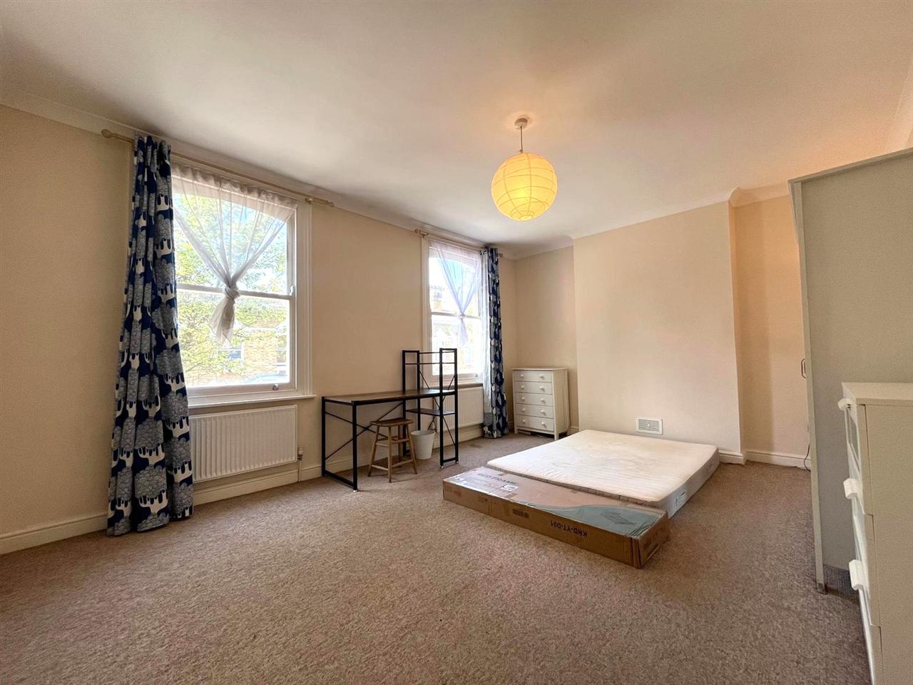 4 bed terraced house to rent in Wedmore Gardens  - Property Image 4