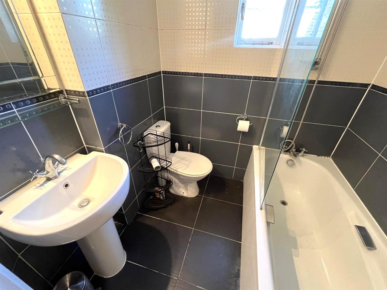 4 bed terraced house to rent in Wedmore Gardens  - Property Image 7