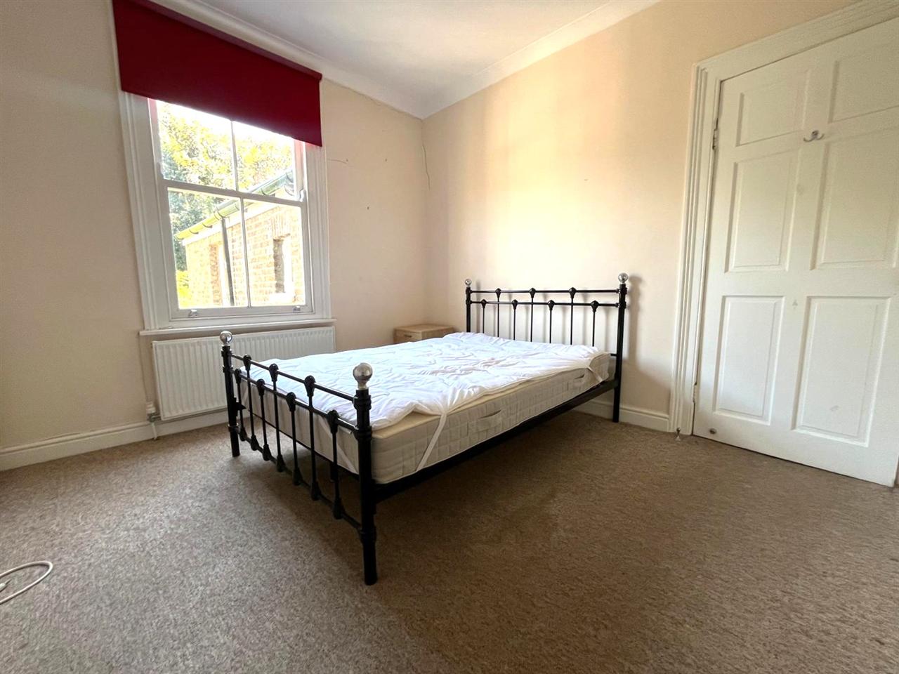 4 bed terraced house to rent in Wedmore Gardens  - Property Image 13