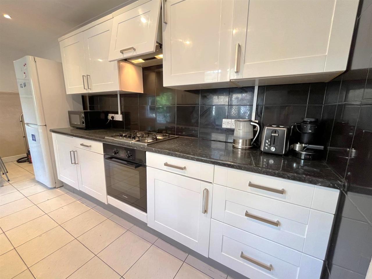 4 bed terraced house to rent in Wedmore Gardens 15