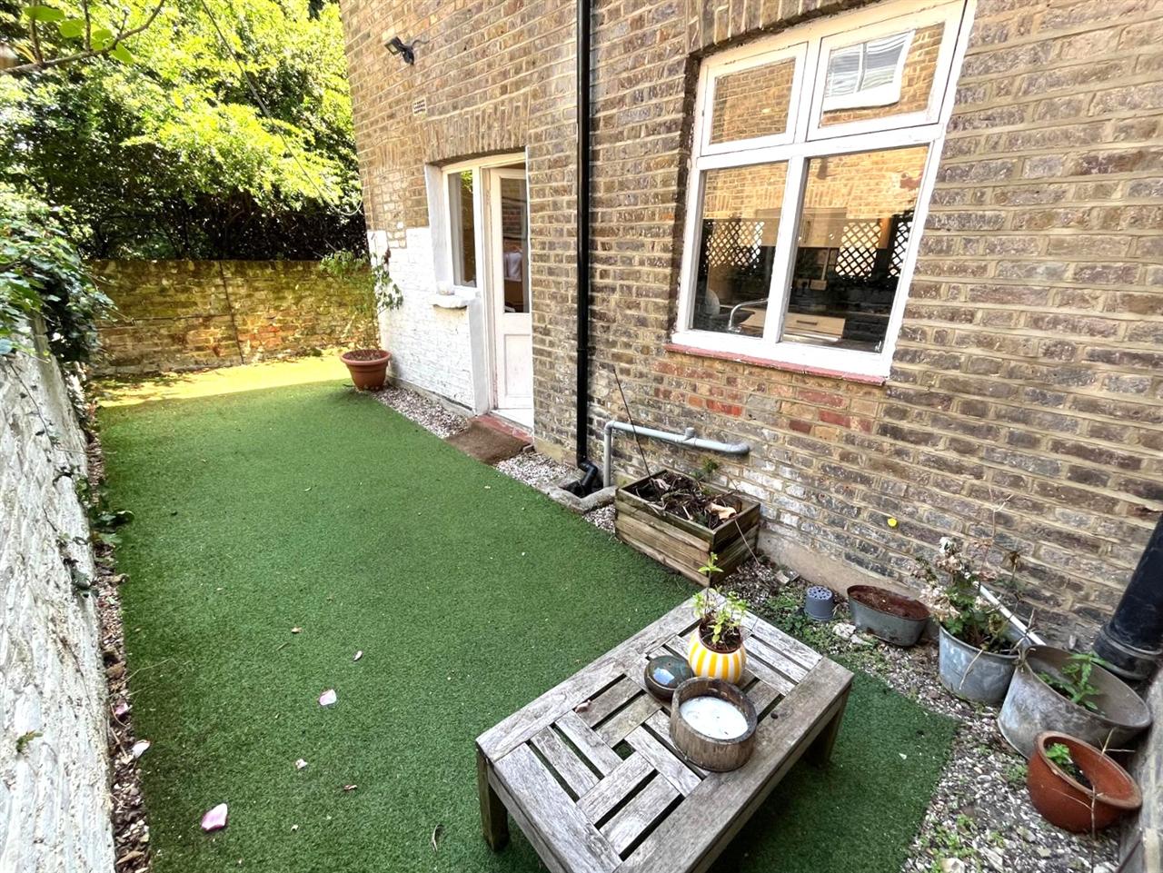 4 bed terraced house to rent in Wedmore Gardens 16