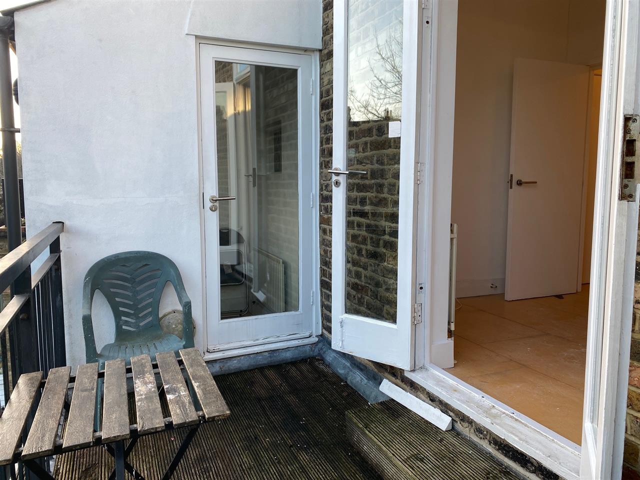 1 bed flat to rent in Tufnell Park Road 9