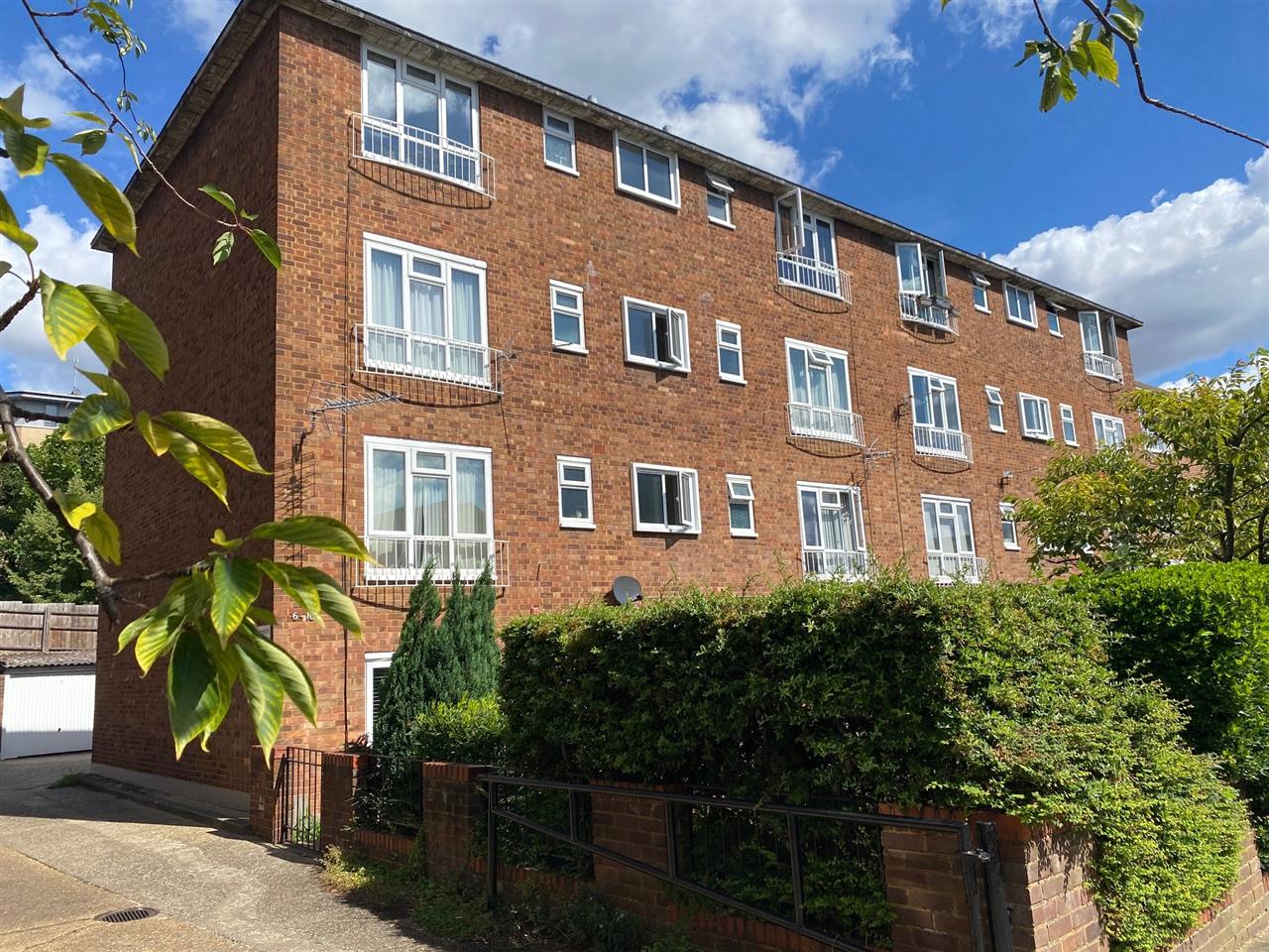 1 bed flat to rent in Ward Road 1