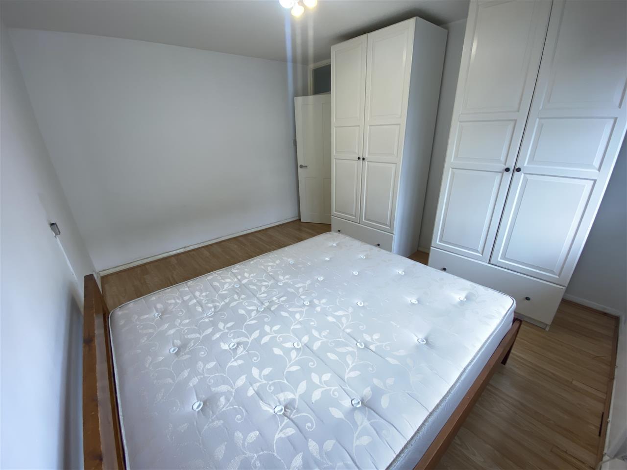 1 bed flat to rent in Ward Road 3