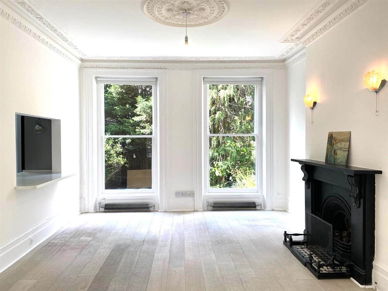 3 bed flat to rent in Lady Margaret Road 5