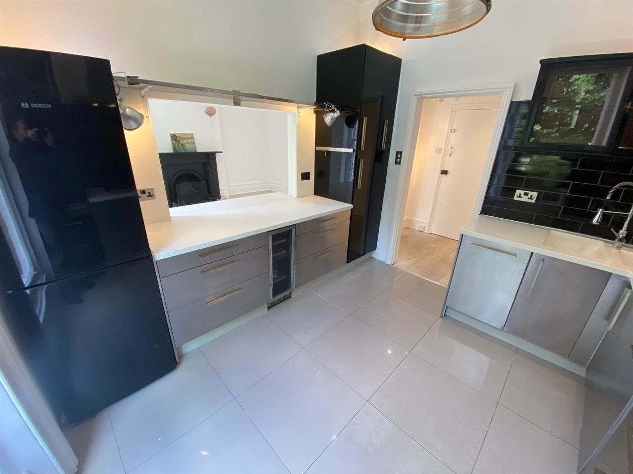 3 bed flat to rent in Lady Margaret Road  - Property Image 8