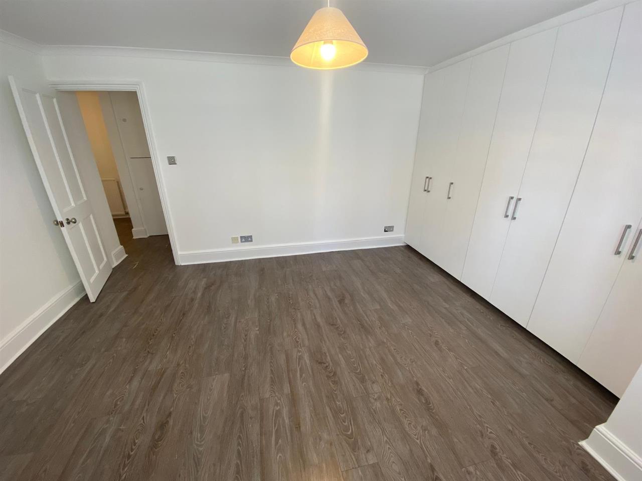 3 bed flat to rent in Lady Margaret Road 15