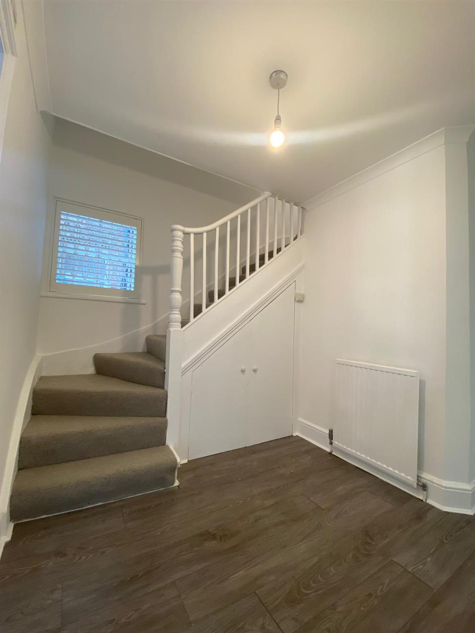 3 bed flat to rent in Lady Margaret Road 26