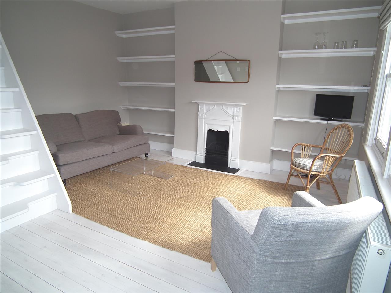 2 bed flat to rent in Beversbrook Road  - Property Image 2