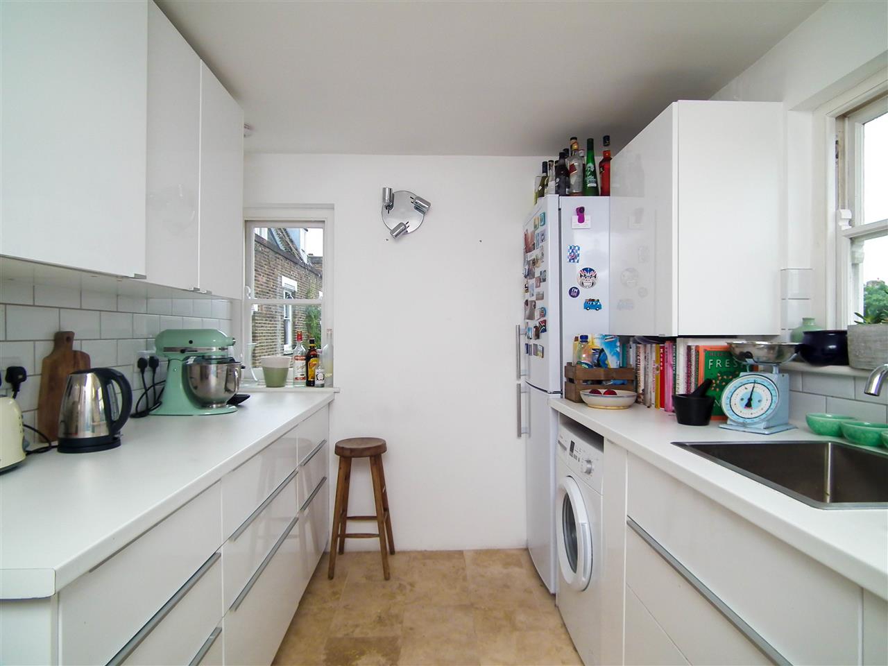 2 bed flat to rent in Mercers Road 5