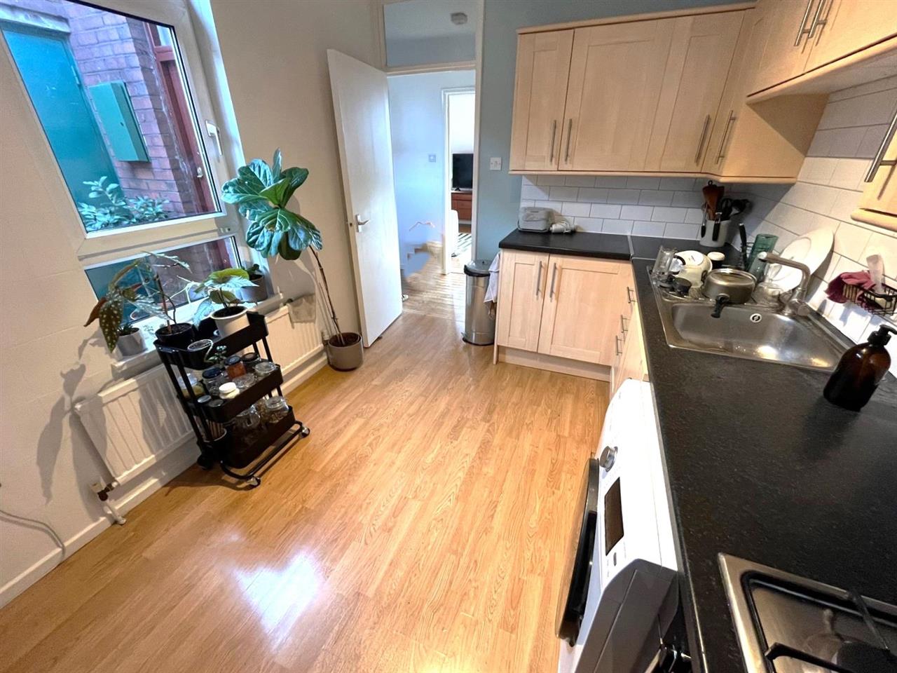 2 bed maisonette to rent in Ingestre Road 1