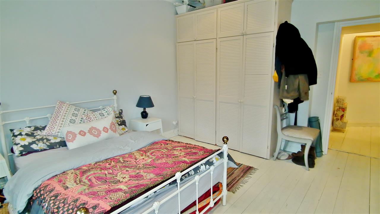 2 bed flat to rent in Tufnell Park Road 3