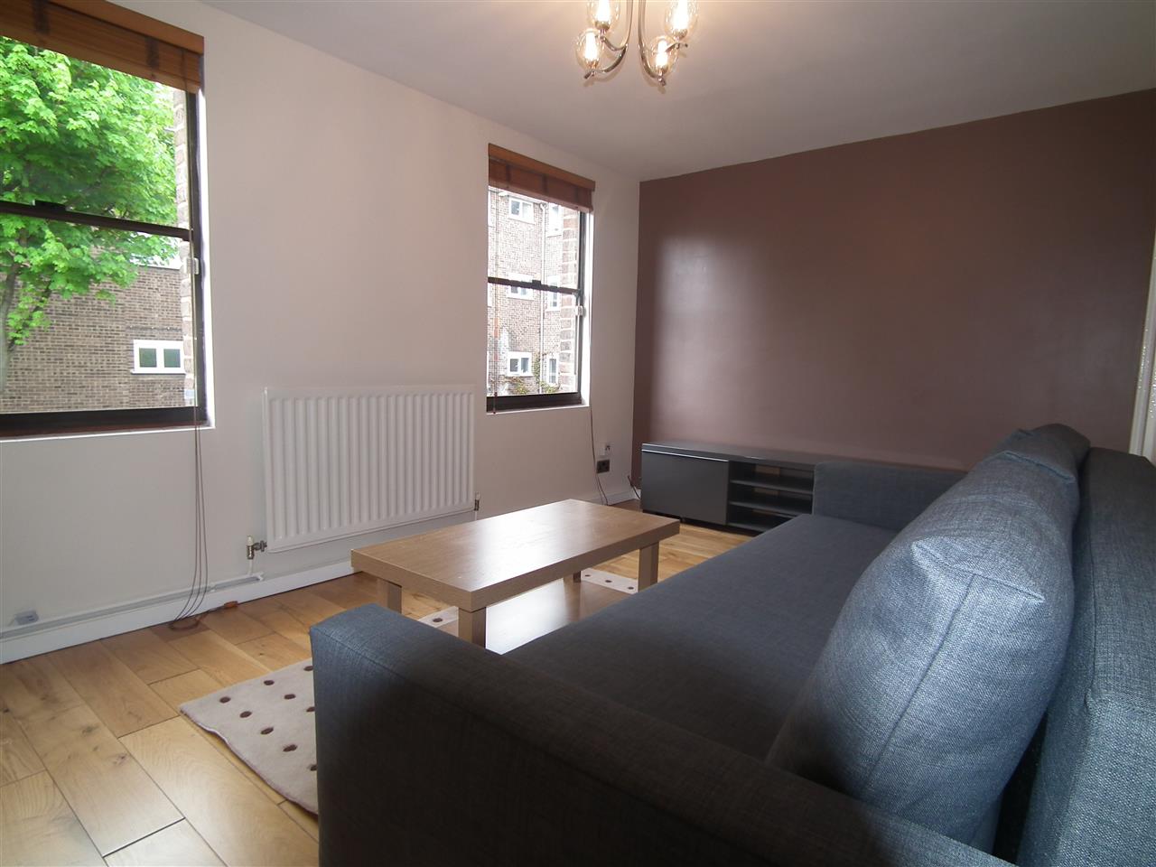 2 bed flat to rent in Greatfield Close 1