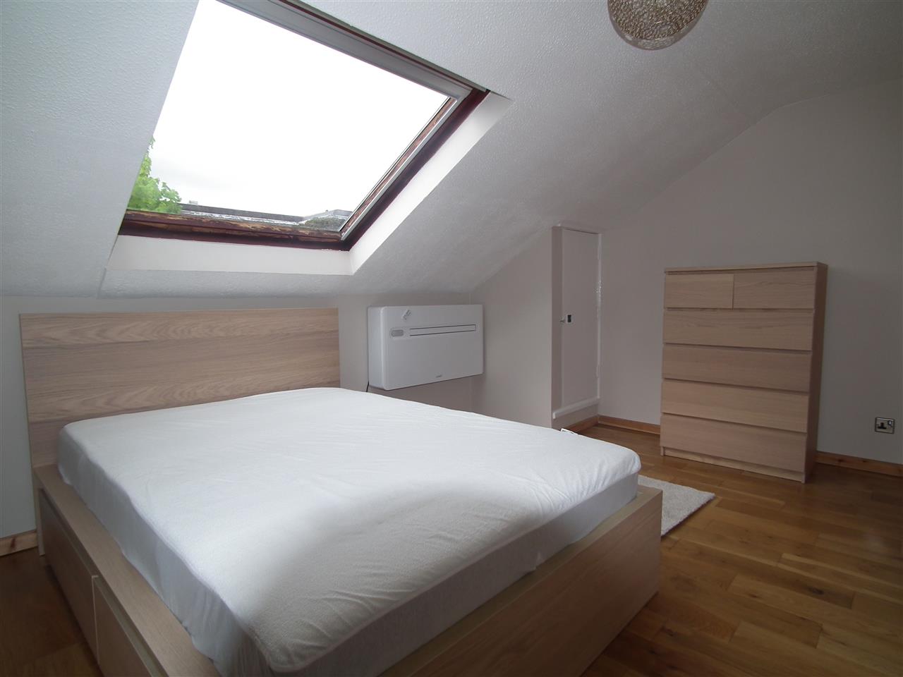 2 bed flat to rent in Greatfield Close  - Property Image 7