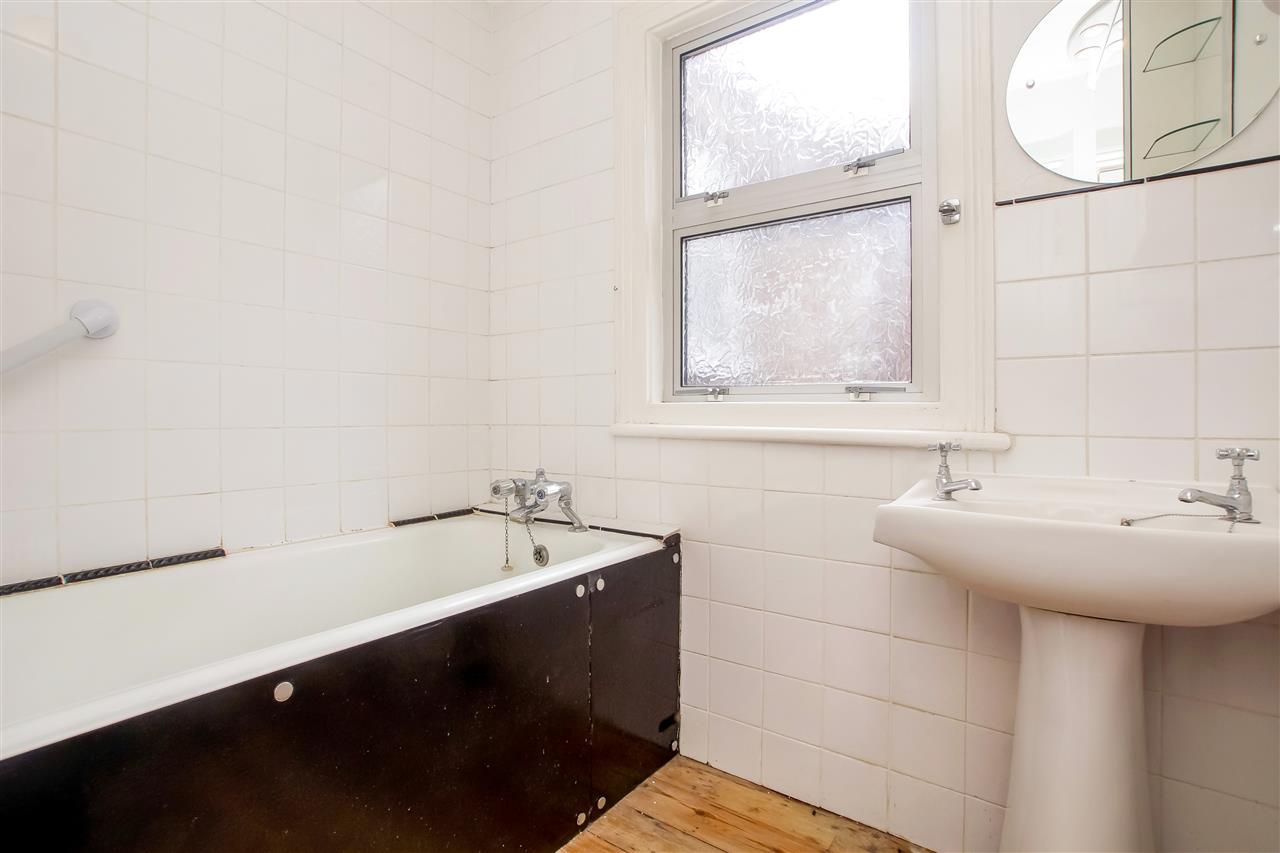 4 bed end of terrace house for sale in Tytherton Road 12