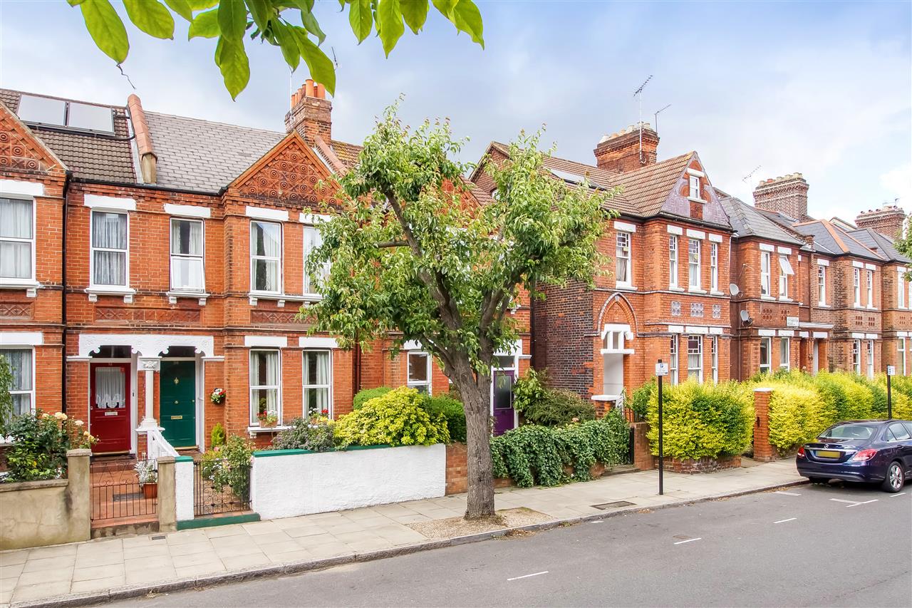 4 bed end of terrace house for sale in Tytherton Road 14