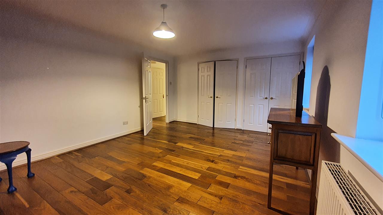 2 bed flat to rent in Goddard Place  - Property Image 4