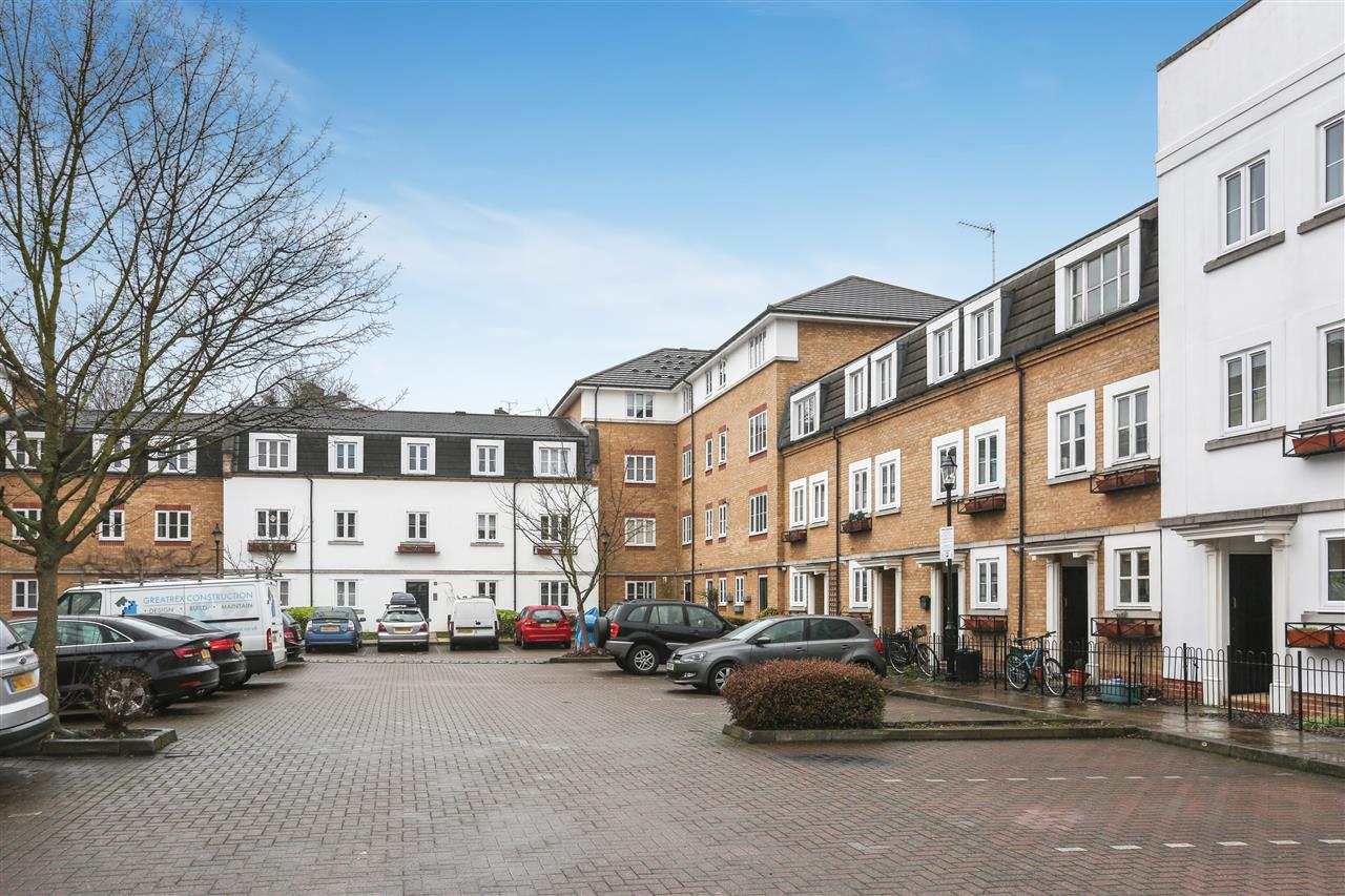 2 bed flat to rent in Goddard Place 8