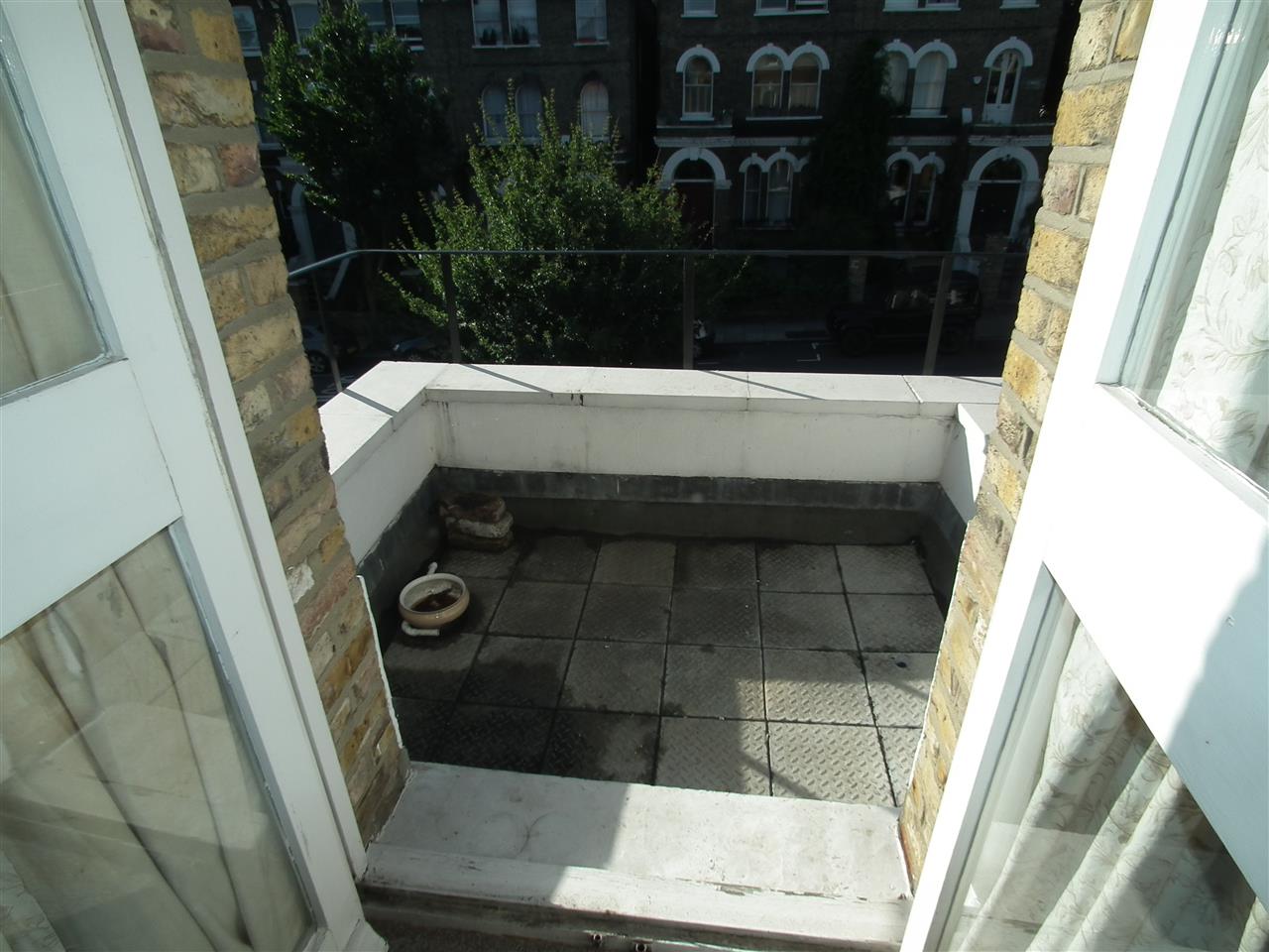 2 bed flat to rent in Anson Road 2