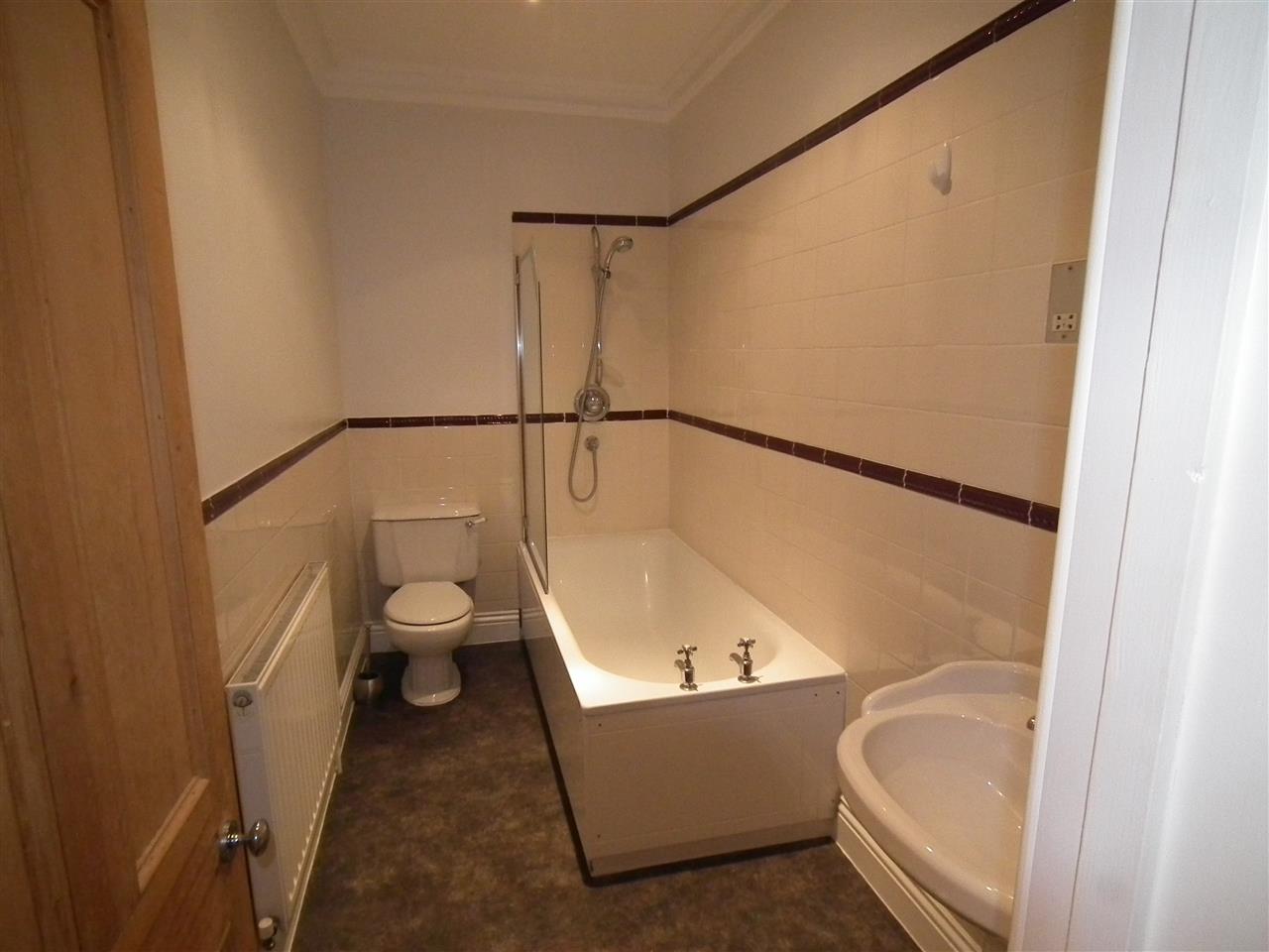 2 bed flat to rent in Fitzjohns Avenue  - Property Image 6