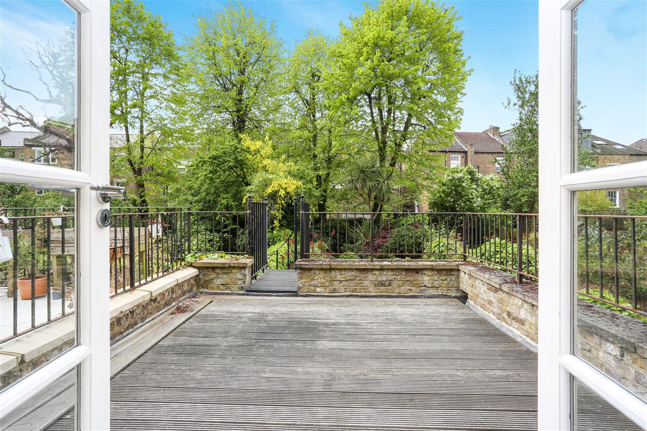 4 bed house for sale in Huddleston Road  - Property Image 15