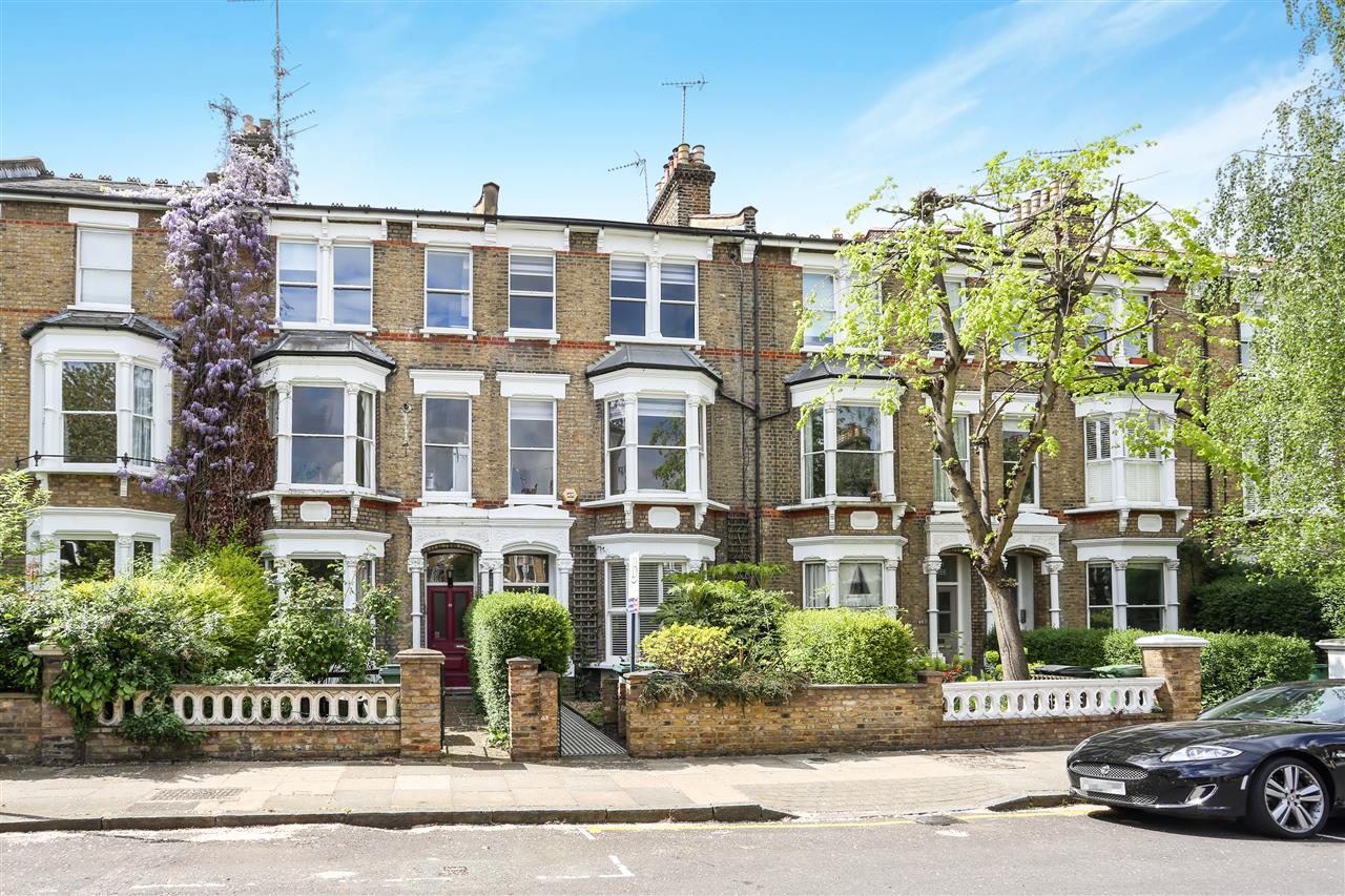 4 bed house for sale in Huddleston Road 17