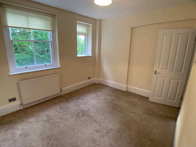 2 bed flat to rent in Muswell Hill Road  - Property Image 5