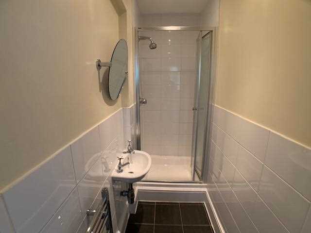 2 bed flat to rent in Muswell Hill Road  - Property Image 6