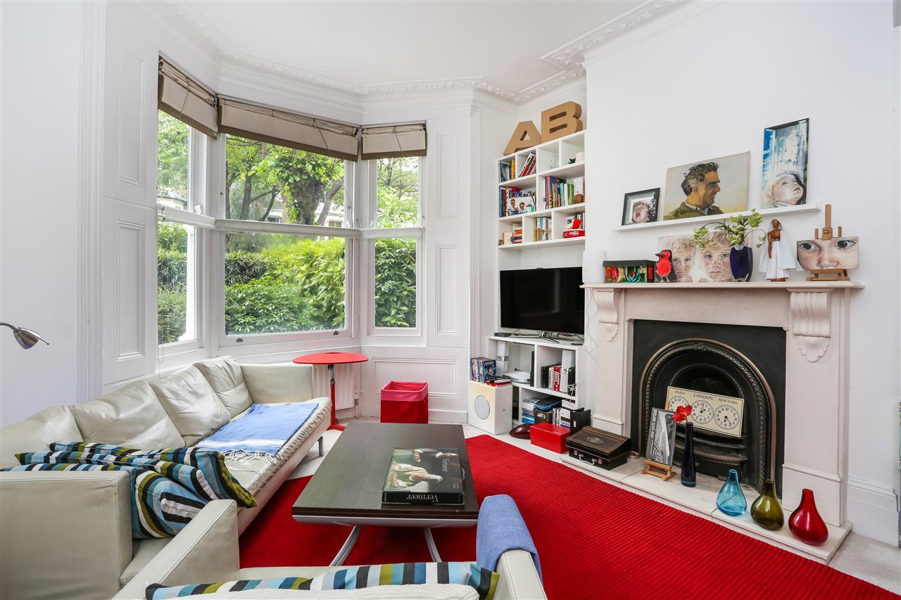 4 bed house for sale in Huddleston Road  - Property Image 2