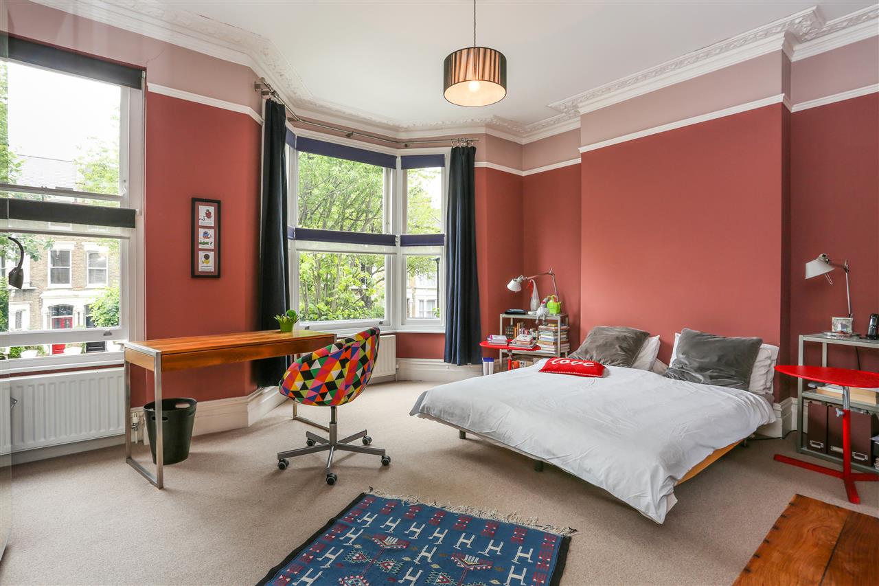 4 bed house for sale in Huddleston Road 2