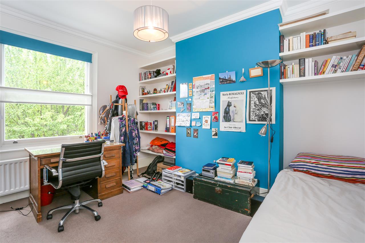 4 bed house for sale in Huddleston Road  - Property Image 5