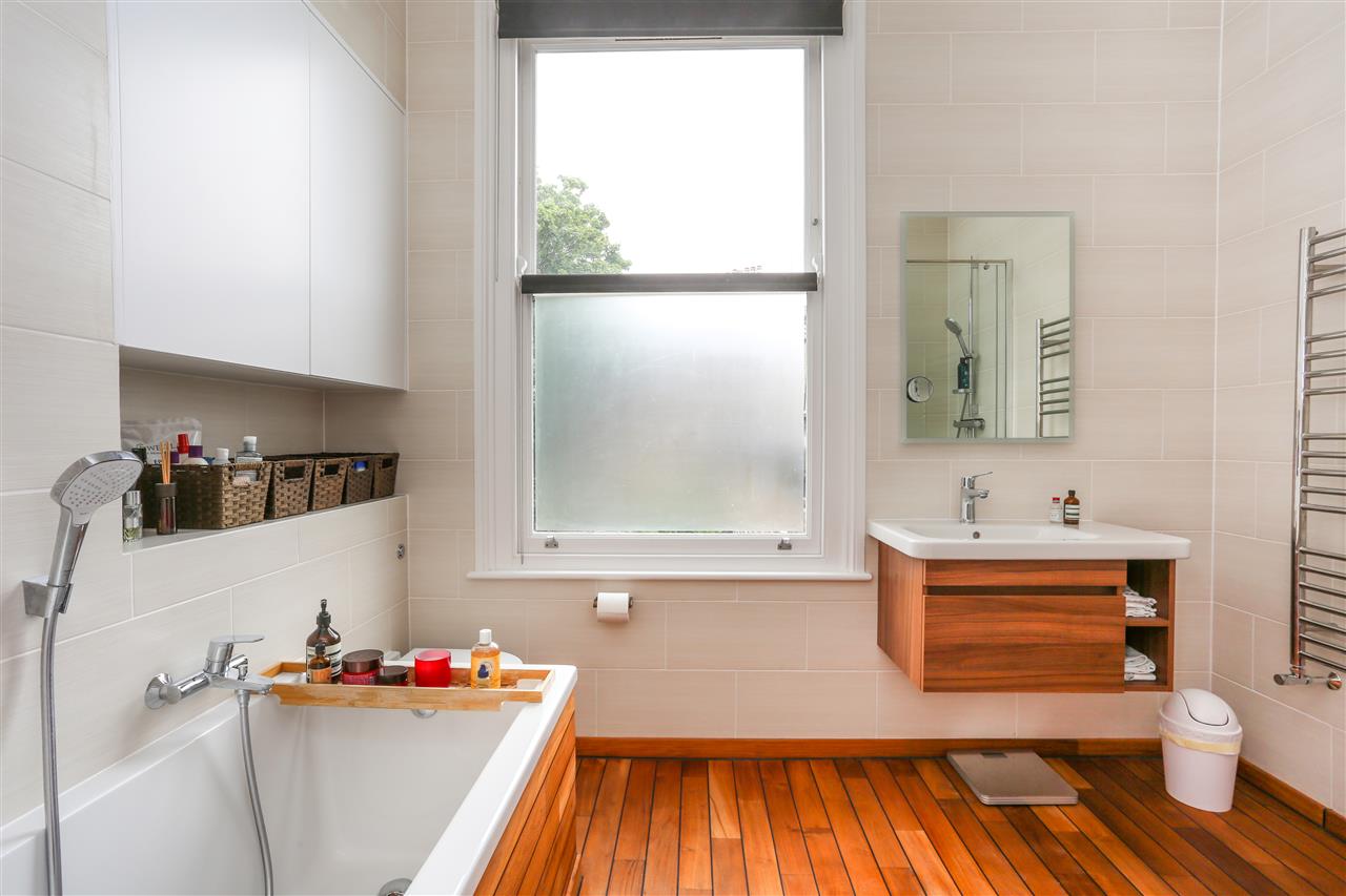 4 bed house for sale in Huddleston Road 5