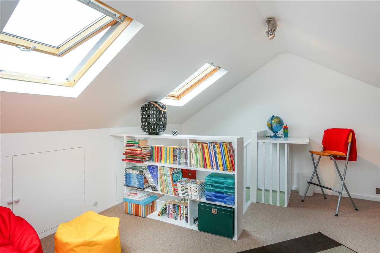 4 bed house for sale in Huddleston Road  - Property Image 10