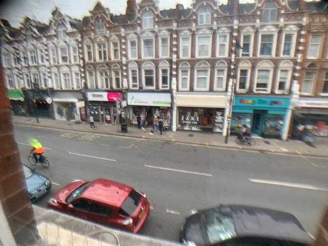 2 bed flat to rent  - Property Image 7