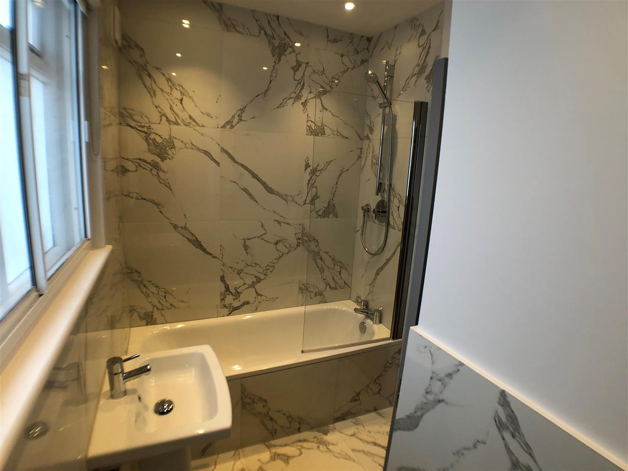 1 bed flat to rent in Fellows Road 4