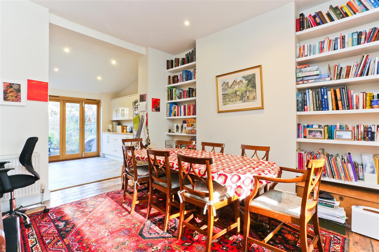 4 bed house for sale in Hargrave Road 3