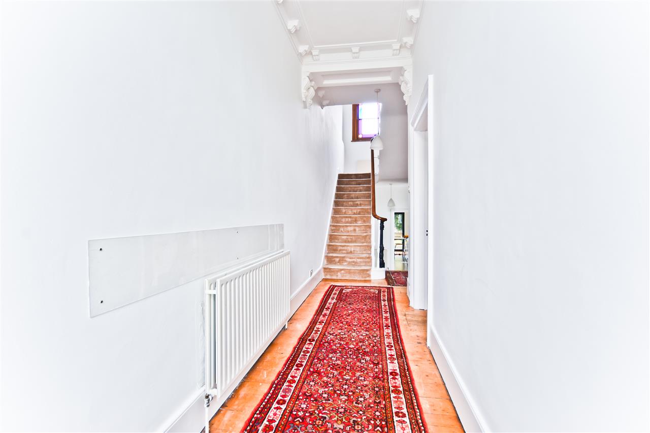 5 bed terraced house for sale in Yerbury Road  - Property Image 9