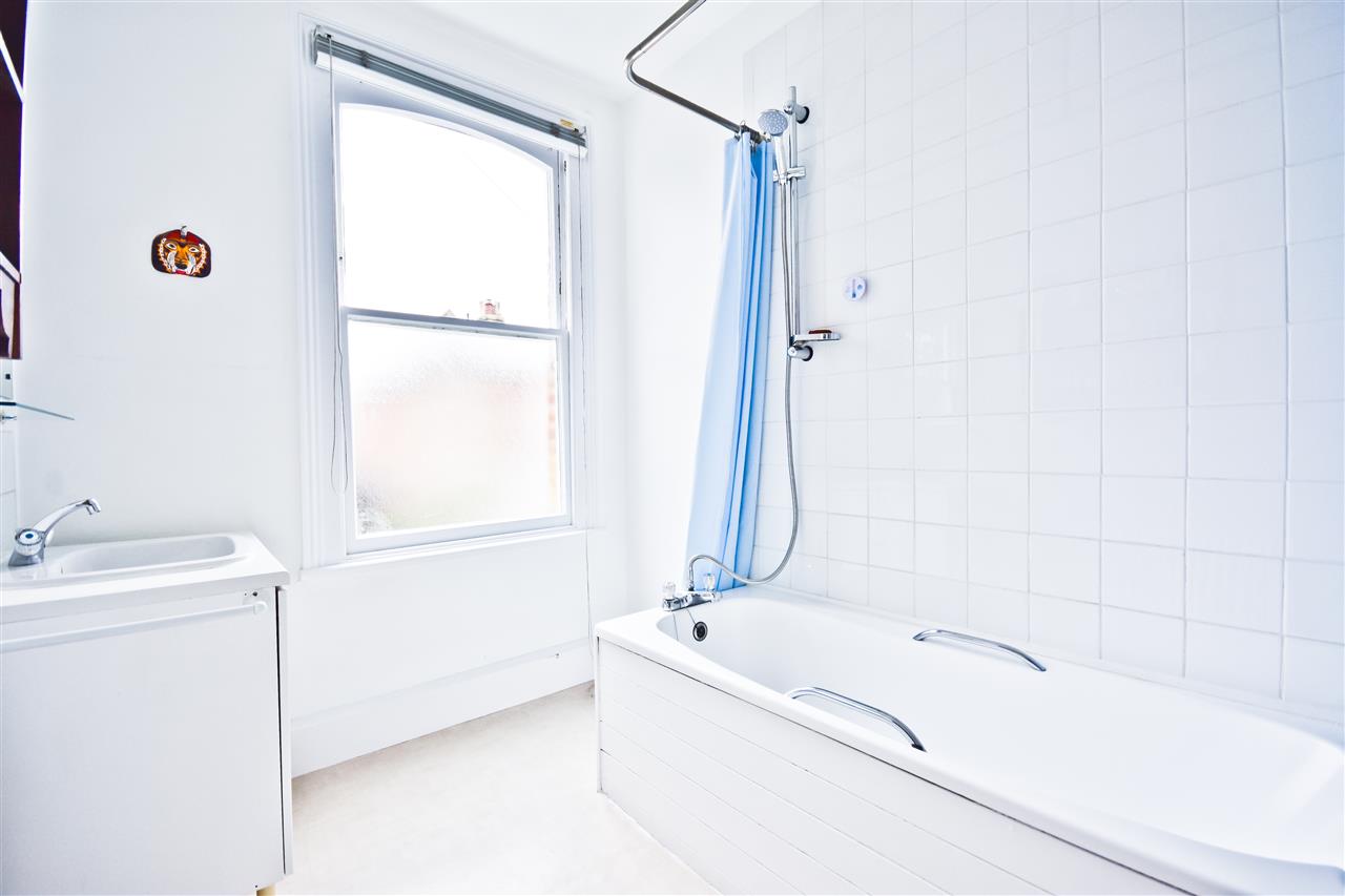 5 bed terraced house for sale in Yerbury Road  - Property Image 16