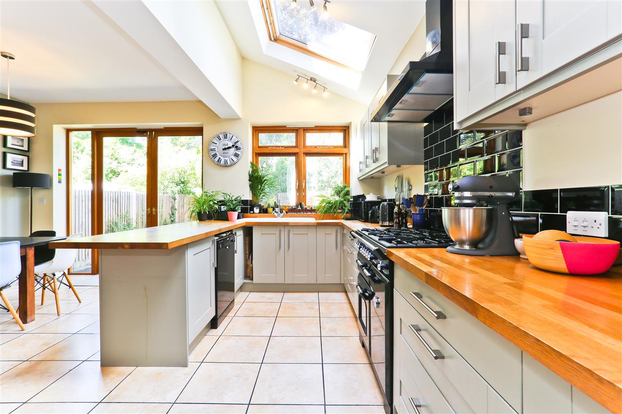 6 bed terraced house for sale in Mercers Road 18