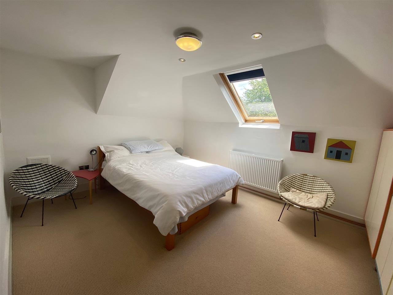 1 bed flat to rent in Leigh Road 1