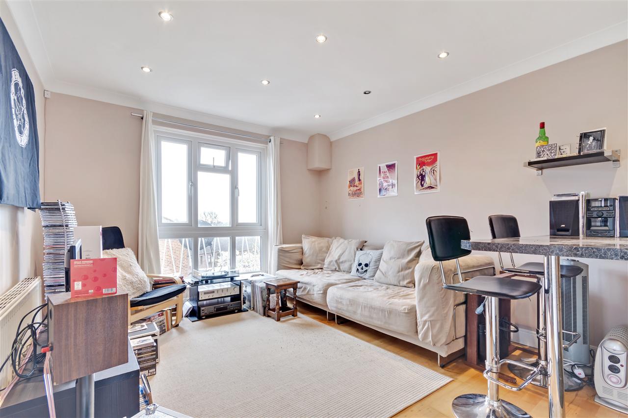 1 bed flat to rent in Junction Road  - Property Image 3